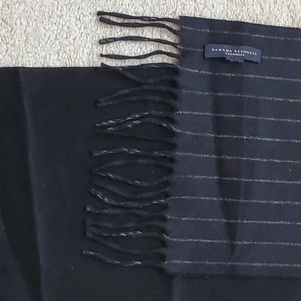 Banana Republic Black Silver Pinstripes Reversible Cashmere Scarf
